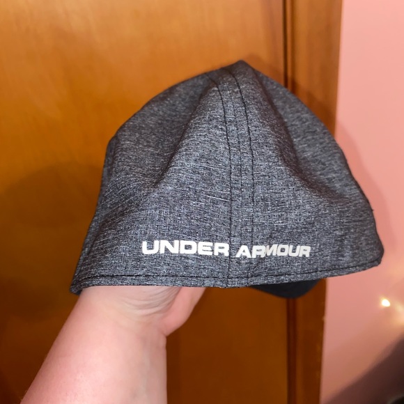 Under armor hat - Picture 2 of 2